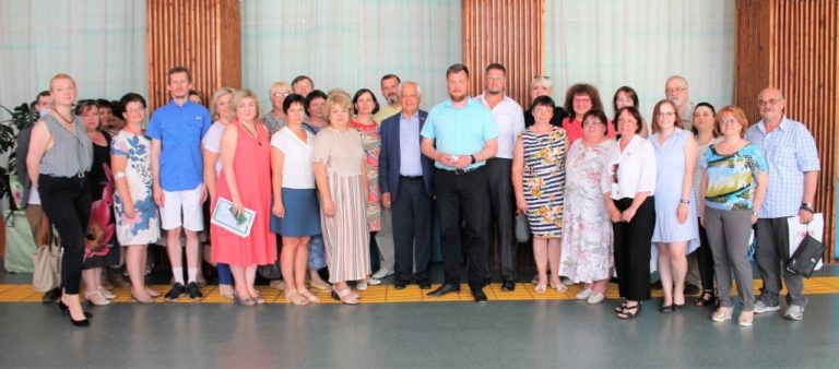 pomoshvipusknikam300621