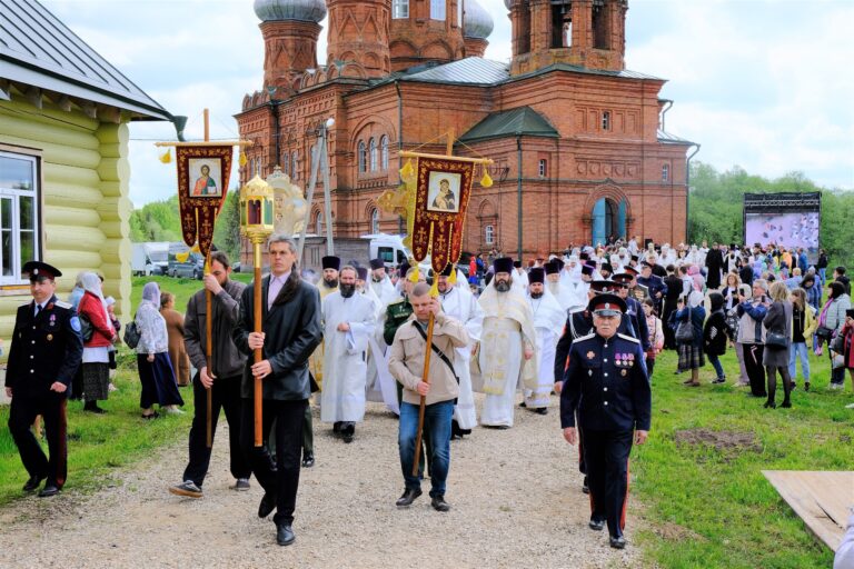 krestniihod040622