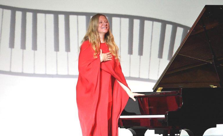 valentina_lisica300423