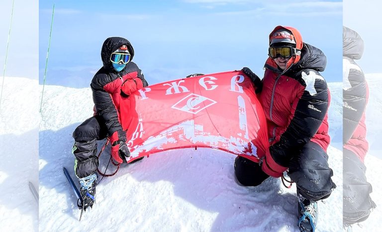 nashi_na_elbruse260823