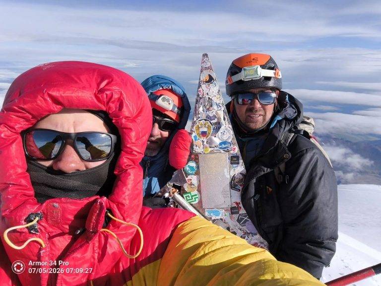 za_kazbekom_elbrus_13_07_2026